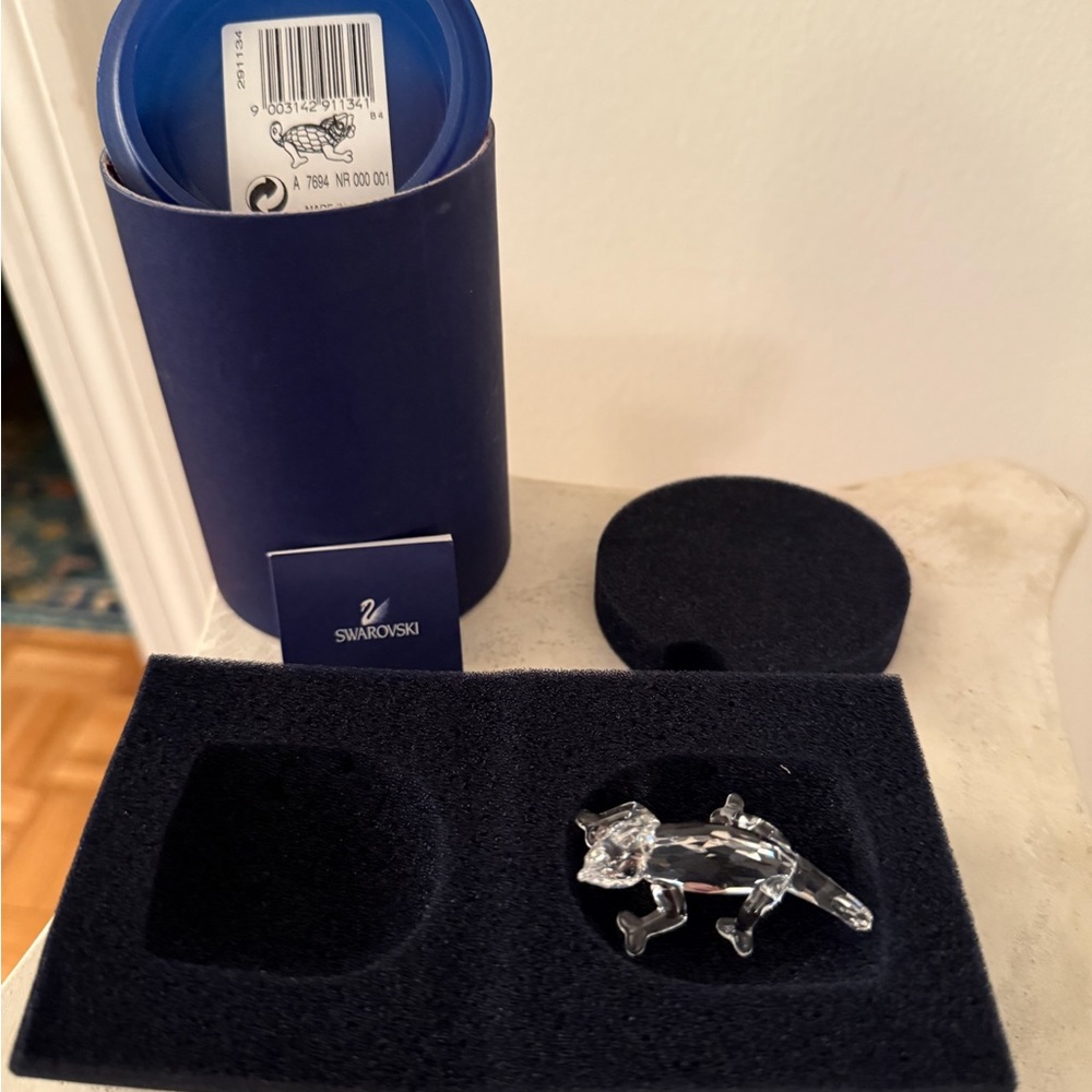 Swarovski Crystal Small Chameleon Lizard - Rare Encounters with box